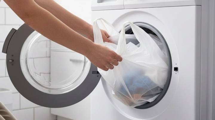 Colocar una bolsa de plástico en el lavarropas: por qué recomiendan hacerlo y para qué sirve