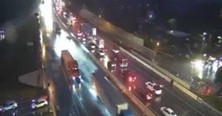 TRAFFIC ALERT: Multi-vehicle crash blocks right shoulder on I