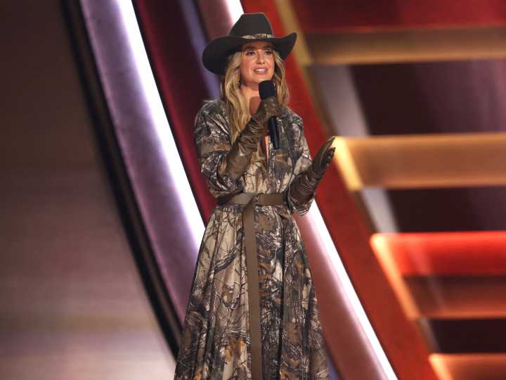 11 of the best outfits at the CMA Awards and 7 that missed the mark