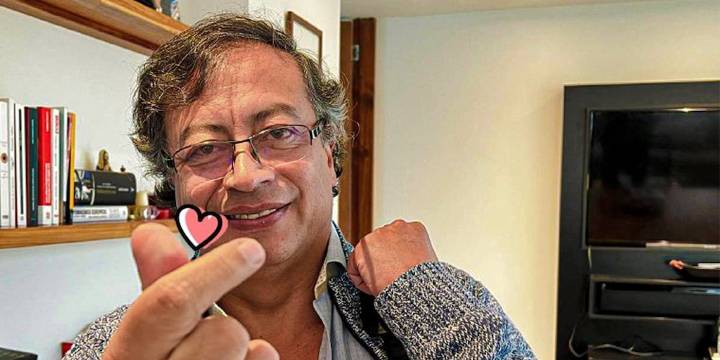 Petro pasó de ser presidente a ser un “romántico” que enamora en redes sociales: usuarios dedican ‘tuits’ del mandatario