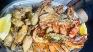 Parrillada de marisco en Zaragoza por 35 euros: "Vienen por eso y vuelven por los arroces"