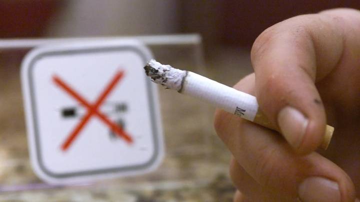 Maldivas prohíbe fumar a nacidos a partir de 2007