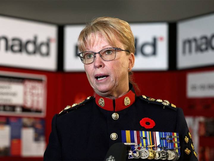Bell: Calgary top cop ready to take back streets — no hug