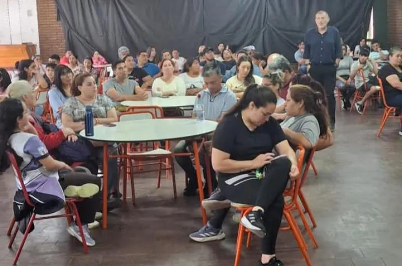 Reunión de alumnos y profesores de colegios técnicos y agrotécnicos en El Zanjón