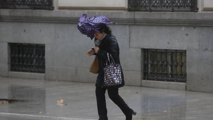 La borrasca en España: intensas lluvias con hasta 350 l/m² y vientos en estas zonas