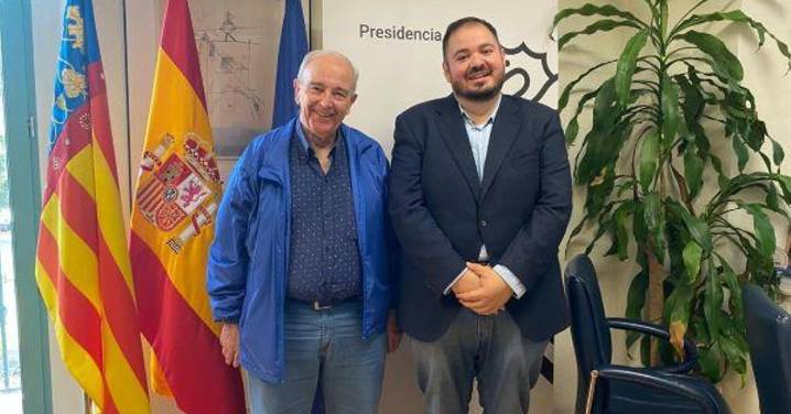 El tesorero del Centro Valenciano de Bahía Blanca mantiene una reunión de trabajo con José Salvador Tárrega