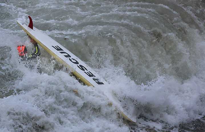 Surfer knocked unconscious at The Hook in Santa Cruz, rushed to hospital