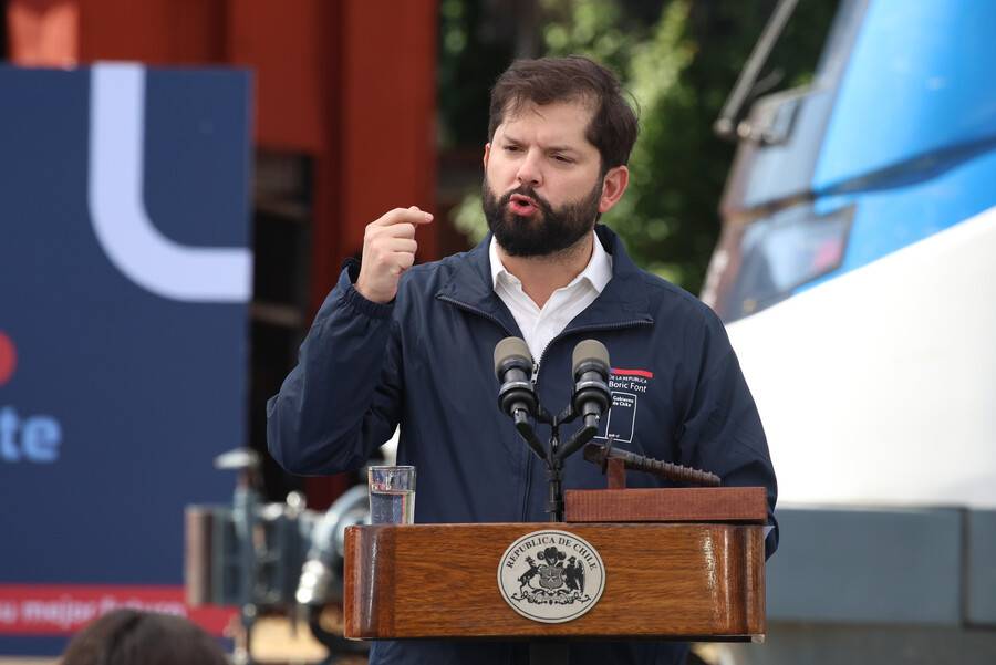 Sobreseen al Presidente Boric por contratar abogado para su defensa con fondos públicos