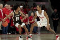 Deadspin | Kelvin Sampson earns 800th win as No. 2 Houston bests Lehigh