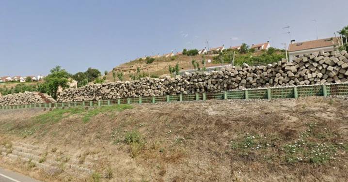 Las traviesas olvidadas de Cabrerizos: “Llevan muchos años y hay bastante malestar de los vecinos por la presencia de ratas”
