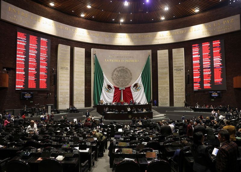 Mexico approves bill to prevent, punish extortion with up to 42 years in prison