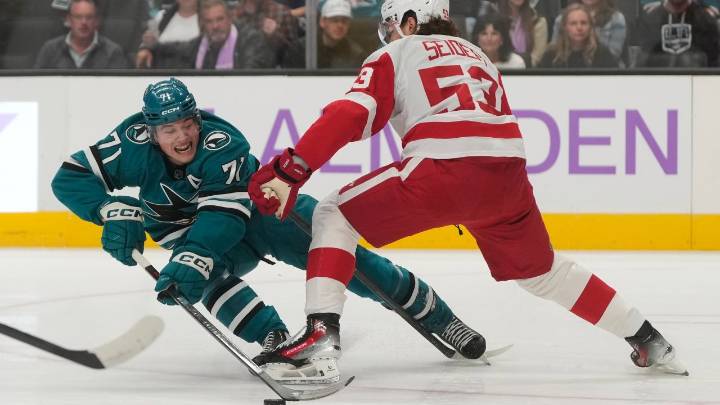 James van Riemsdyk’s shootout goal lifts Red Wings over Sharks