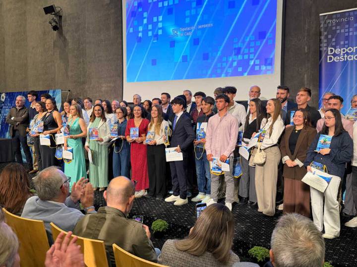 Diputación reconoce en La Línea a 62 deportistas gaditanos por sus éxitos de la última temporada