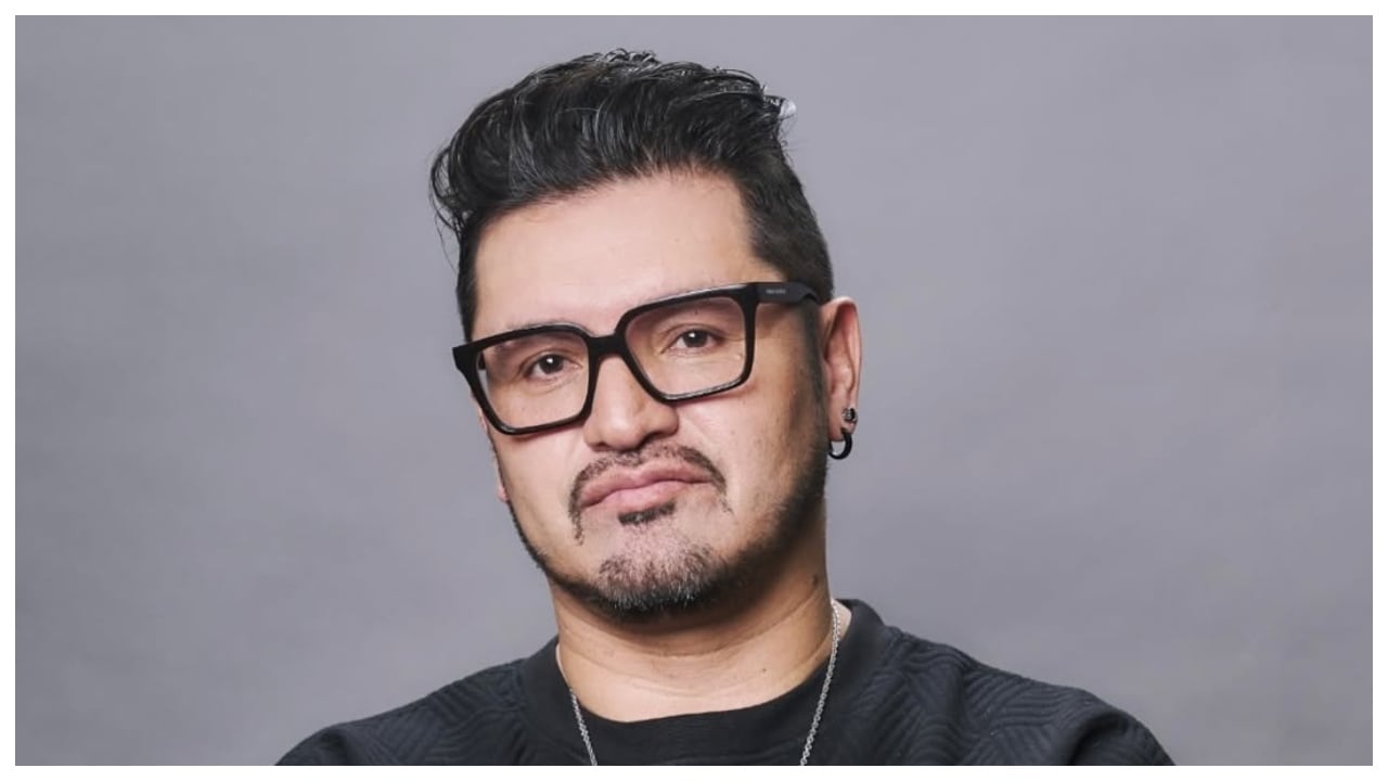 Le caen a Hassam por duro cruce por mujer en redes sociales: “A duras penas le alcanzó para ser payaso”