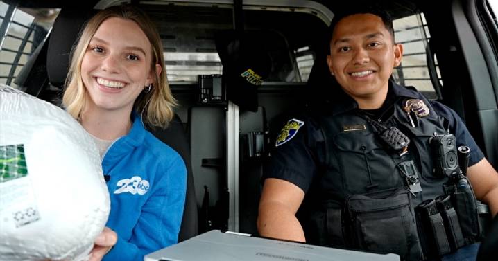 Bringing Thanksgiving Home: Delano officers deliver meals to local families
