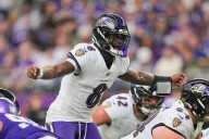 Deadspin | Ravens QB Lamar Jackson (knee) returns to practice
