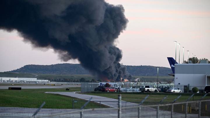 At least 7 dead in Kentucky UPS cargo plane explosion