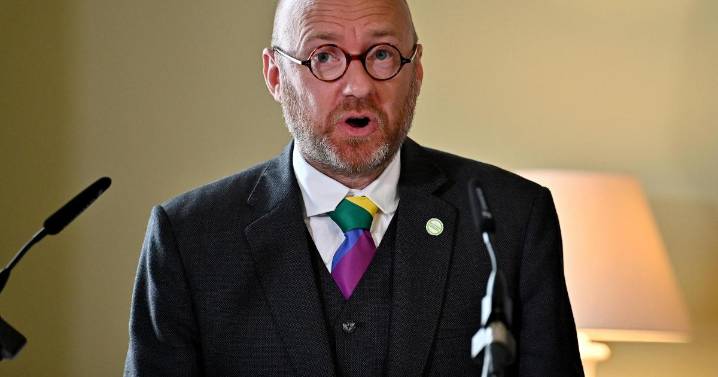 Scottish Government urged to fix 'unacceptable' gender clinic waits