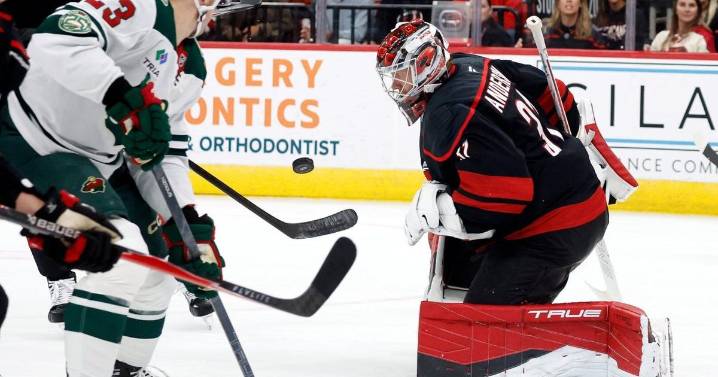 Ehlers scores winner early in 2nd period as Hurricanes top Wild 4