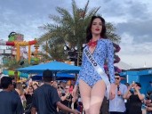 Fatima Bosch brilla en pasalera de Miss Universo