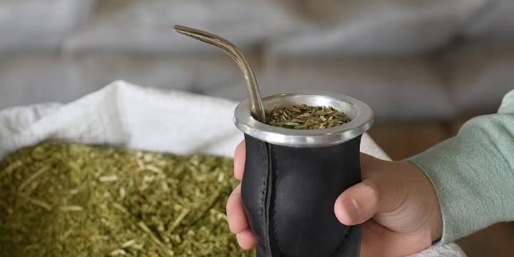 Otro golpe desregulador: el Gobierno le prohibió al Instituto de la Yerba Mate intervenir en el mercado y fijar precios