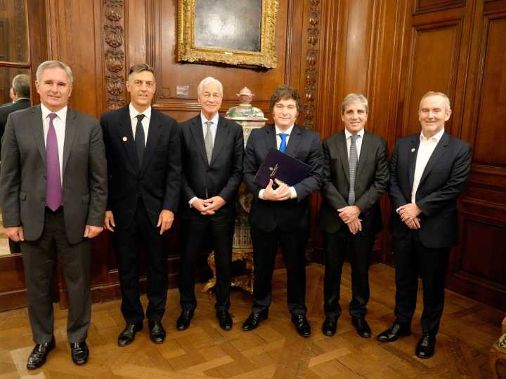 Milei suma a Caputo a su gira en EE.UU. y crecen expectativas por el paquete de US$ 40.000 millones