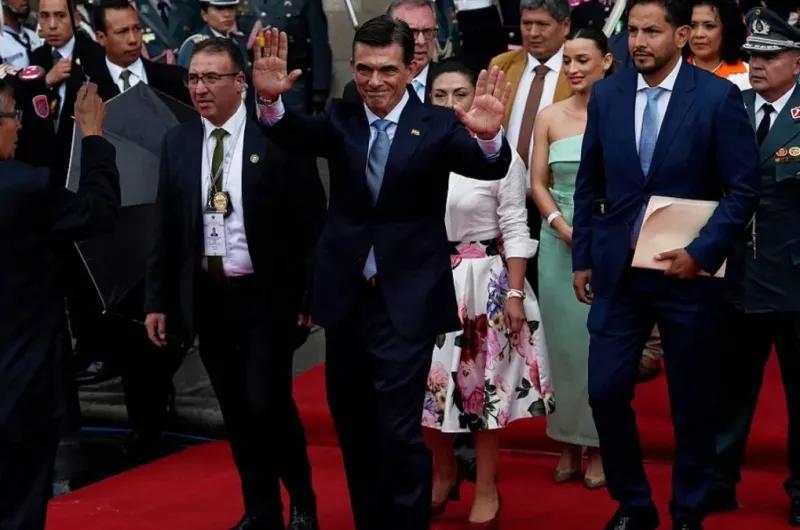 Rodrigo Paz asumió la Presidencia de Bolivia y proclamó el fin del "aislamiento ideológico"