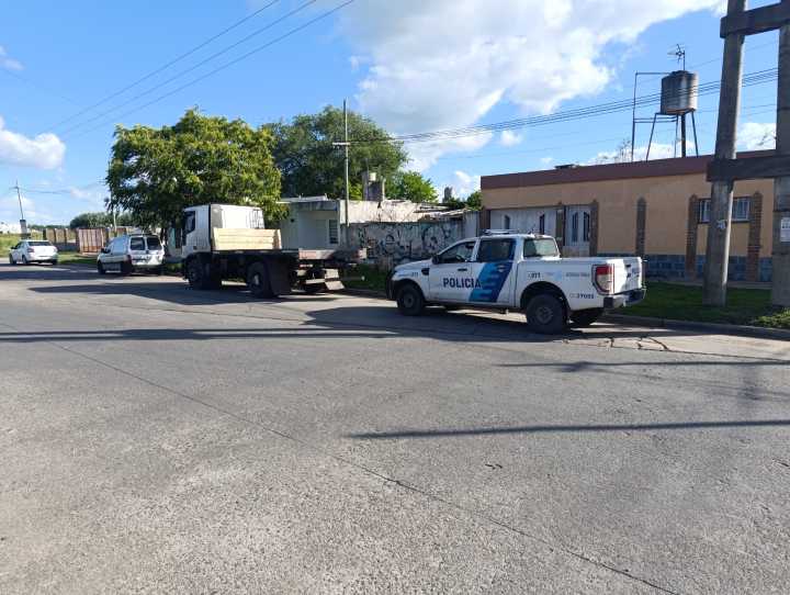 Dos menores heridos en un choque entre bicicleta y camión