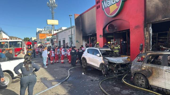 Fuerte incendio deja 23 personas muertas y 11 heridas en tienda de Hermosillo