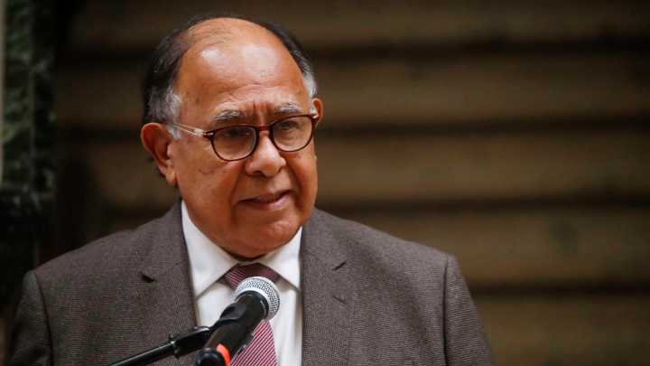 Ministro Simpertigue bajo la lupa por viaje con imputado en caso "muñeca bielorrusa"