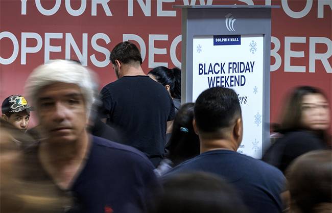 Durante Black Friday, estadunidenses gastaron 11 mil 800 mdd en compras en línea
