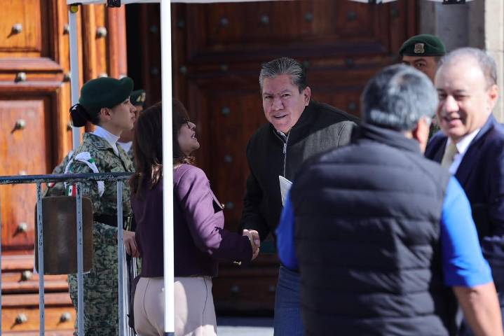 La reunión con la presidenta fue alentadora en materia económica y de salud: Monreal