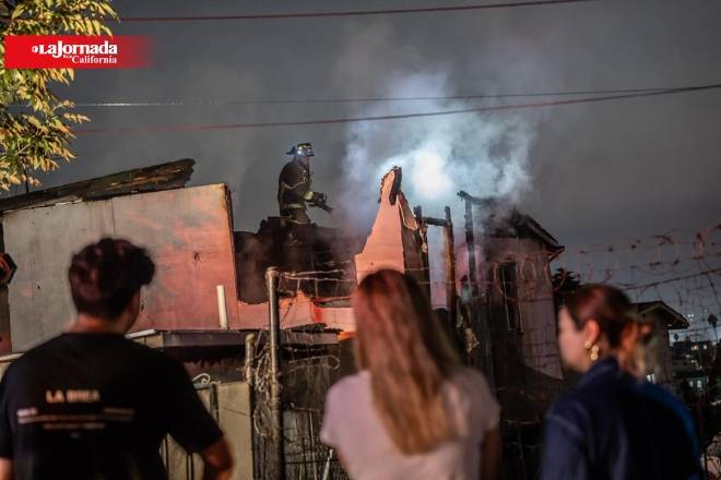 Incendio consume vivienda en colonia Hidalgo de Tijuana 