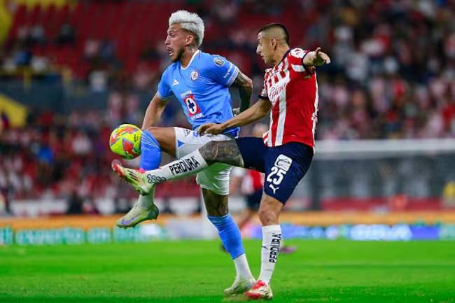 Cruz Azul y Chivas protagonizan la serie más equilibrada de los cuartos de final del Apertura 2025