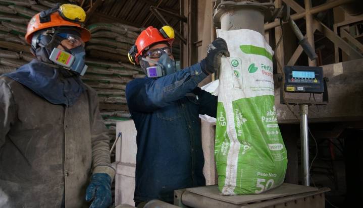 "Menor tasa de cambio del dólar no necesariamente se traduce en un menor costo"