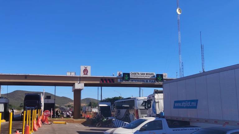 Ya son muchas las veces que nos han engañado: agricultores mantienen bloqueo en Puente Sinaloa