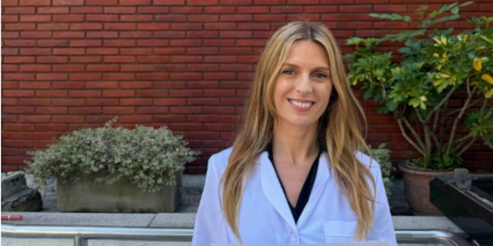 La doctora Lucía Crivelli recibió el premio Comunicación en Salud de la UBA