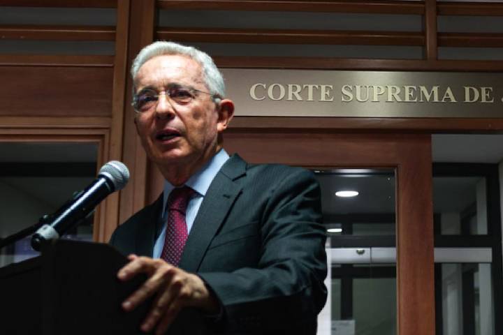 Fiscalía y víctimas piden plazo adicional para presentar demanda de casación contra absolución del expresidente Uribe