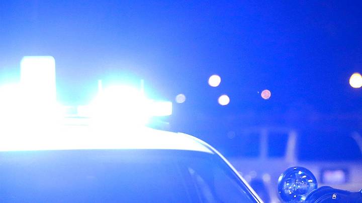 Vehicle flees traffic stop, leads state police on 100 mph pursuit before crashing