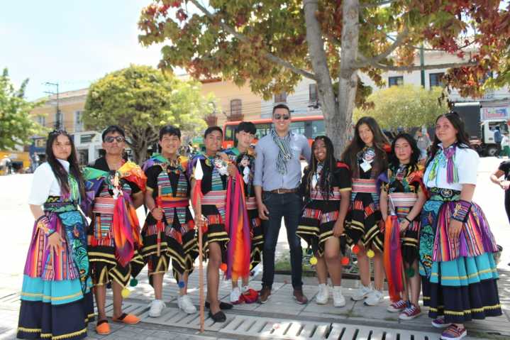 Carnaval de la Alegría Estudiantil llena de color y cultura las calles de Pasto