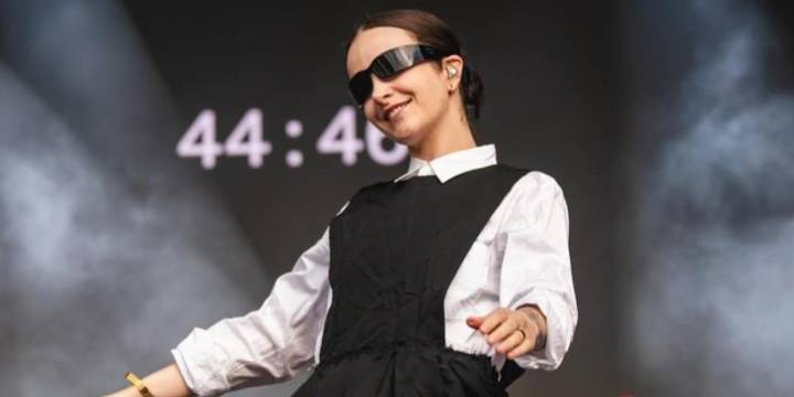 Ela Minus y su carrera contra el tiempo en 2025, entre conciertos y su nominación al Latin Grammy: “Lo que yo hago es pop, dentro de todo”