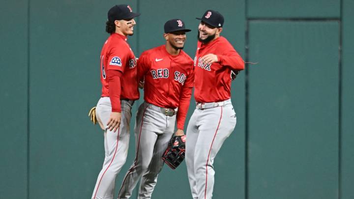 Two Red Sox Players Win 2025 AL Gold Glove Awards