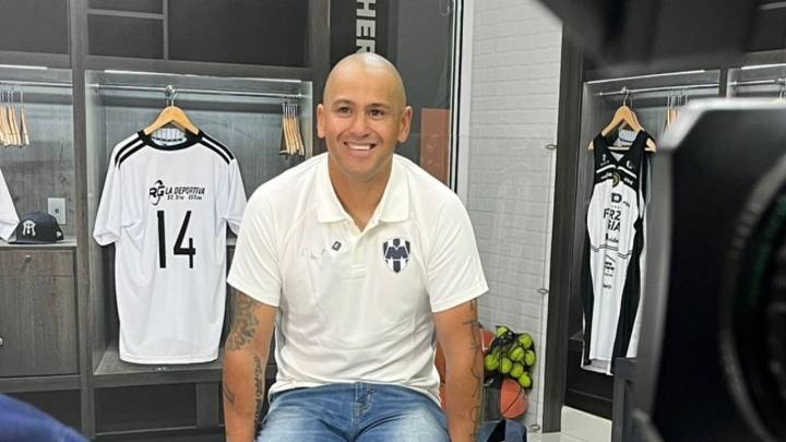 Chupete Suazo revela que salvó a su madre, enferma de cáncer, gracias al futbol
