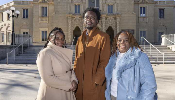 As they live Chicago’s ‘Death Gap,’ a three-generation West Side family fights to end it