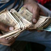 India economic growth beats forecasts but tariffs loom