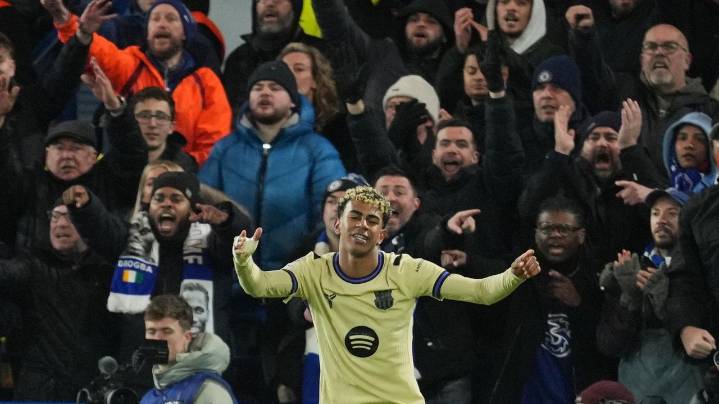 Barcelona looks to banish Chelsea blues against Alaves in La Liga