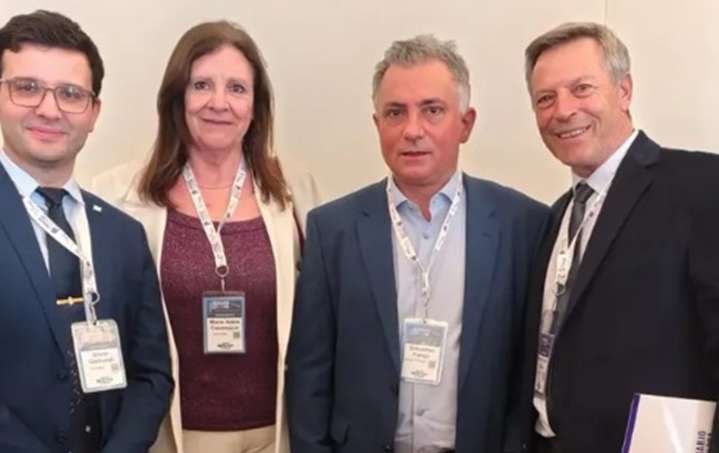 Concejales de Olavarría con Sebastián Pareja en el Congreso de Mar del Plata