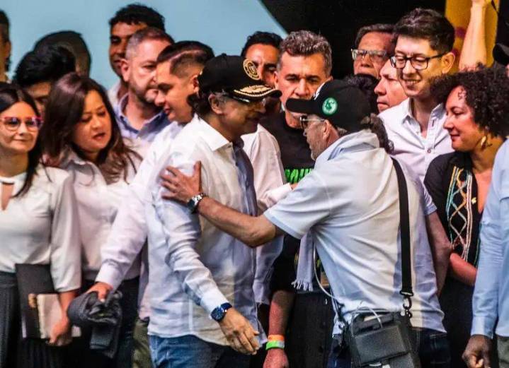 Comisión de Acusación abre investigación contra el presidente Petro por el “tarimazo” de Medellín