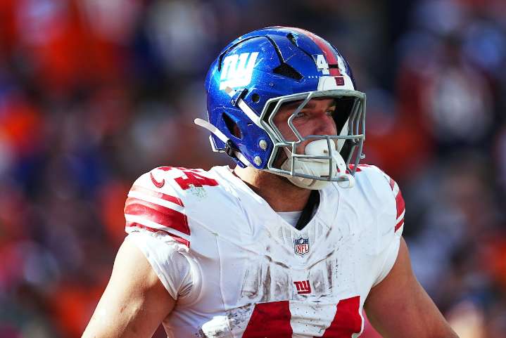 Former All-Pro rips Giants rookie for WWE scuffle
