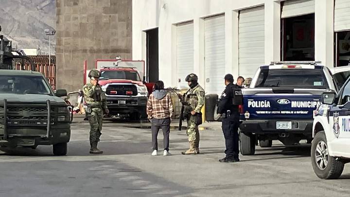 Migrantes escapan de secuestradores y piden ayuda a bomberos